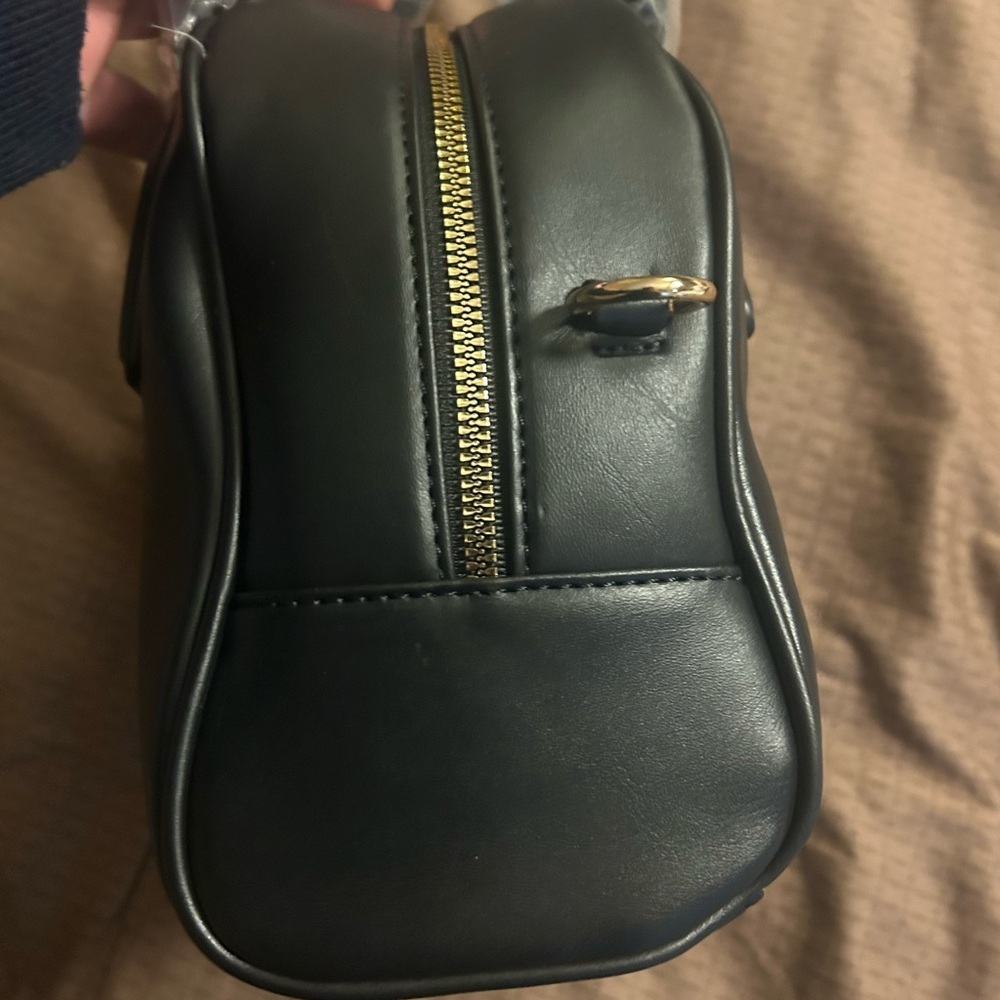 London Fog Black satchel - Picture 3 of 9